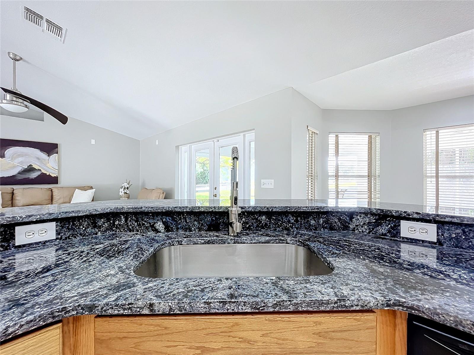 Image 23 of 62 For 790 Silhouette Court