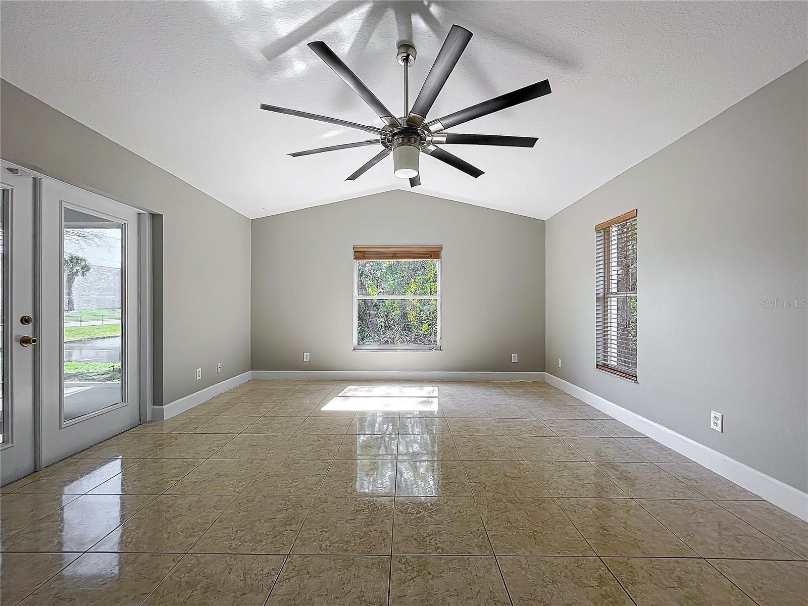 Image 28 of 62 For 790 Silhouette Court