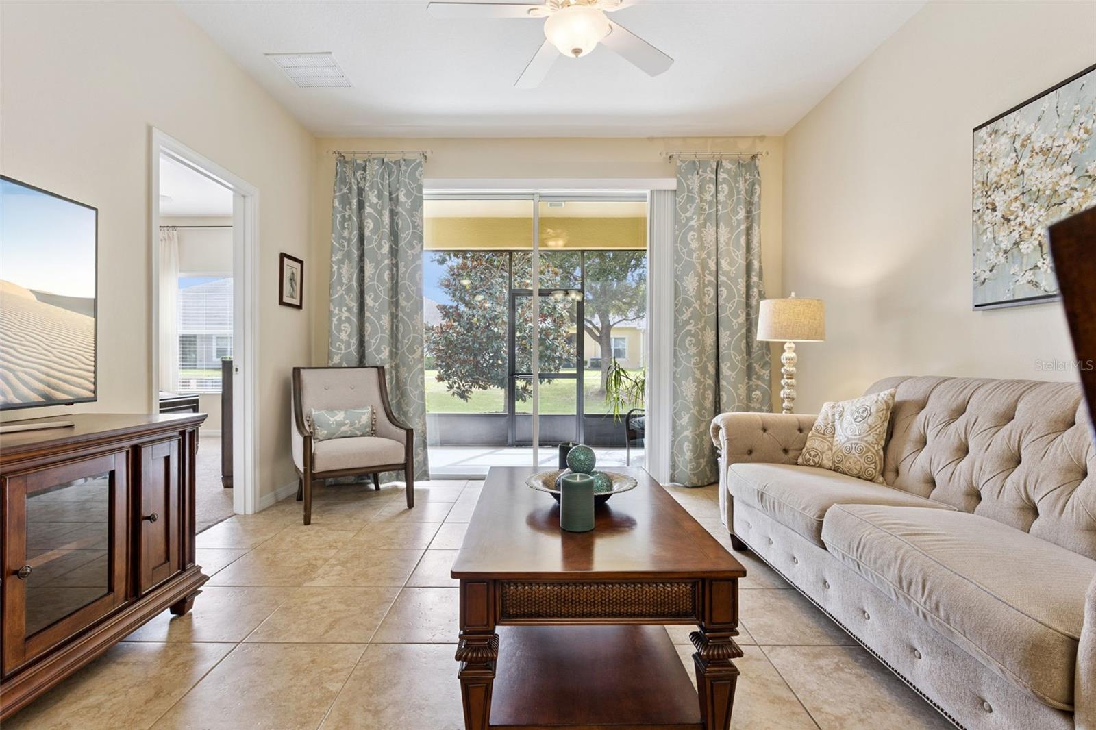 Image 4 of 23 For 3613 Solana Circle B