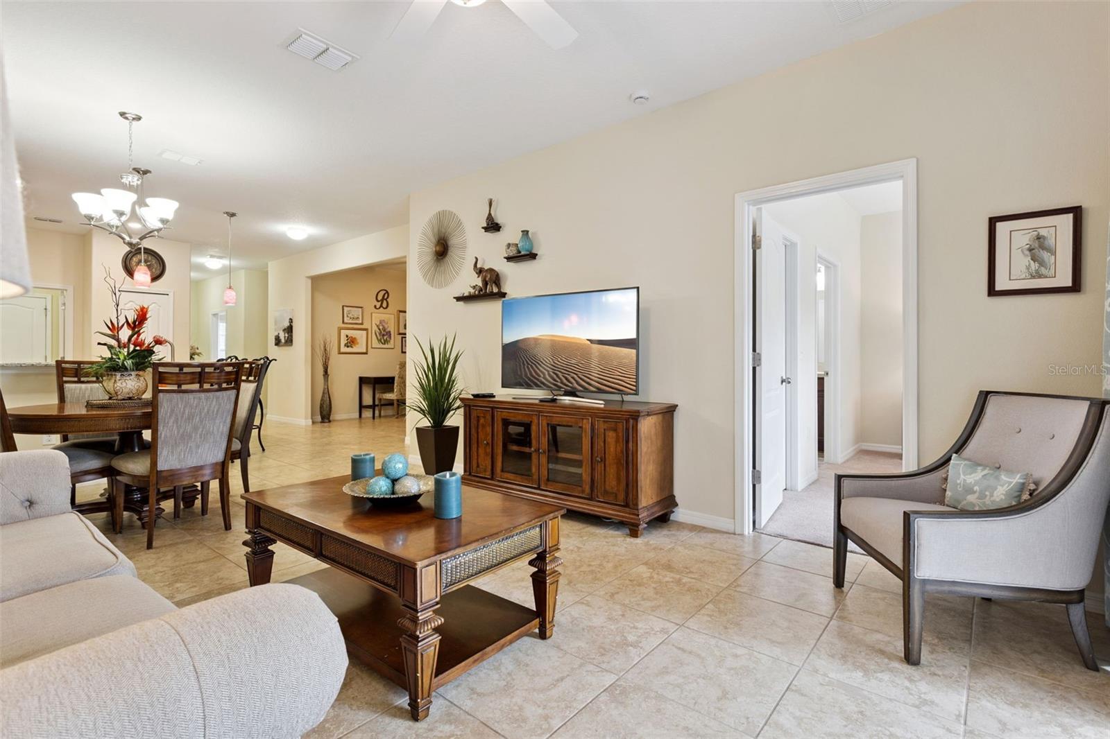 Image 5 of 23 For 3613 Solana Circle B