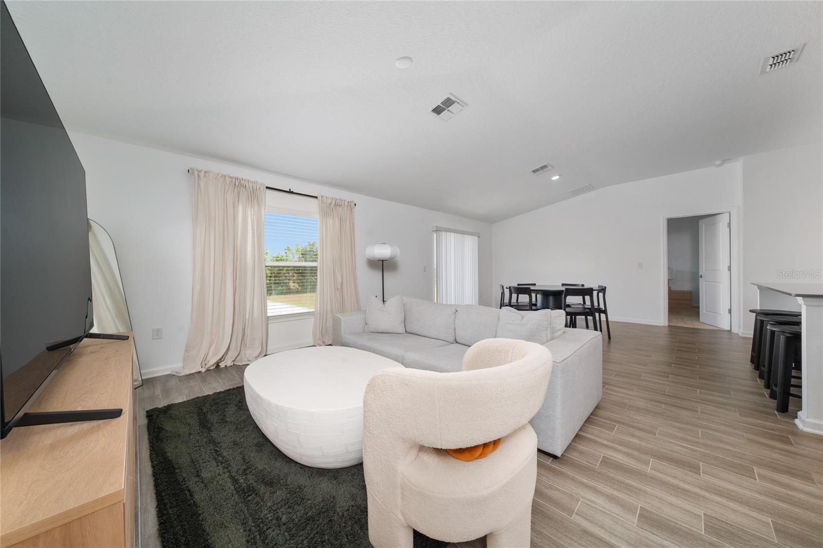 Image 10 of 19 For 4990 Four Strand Court