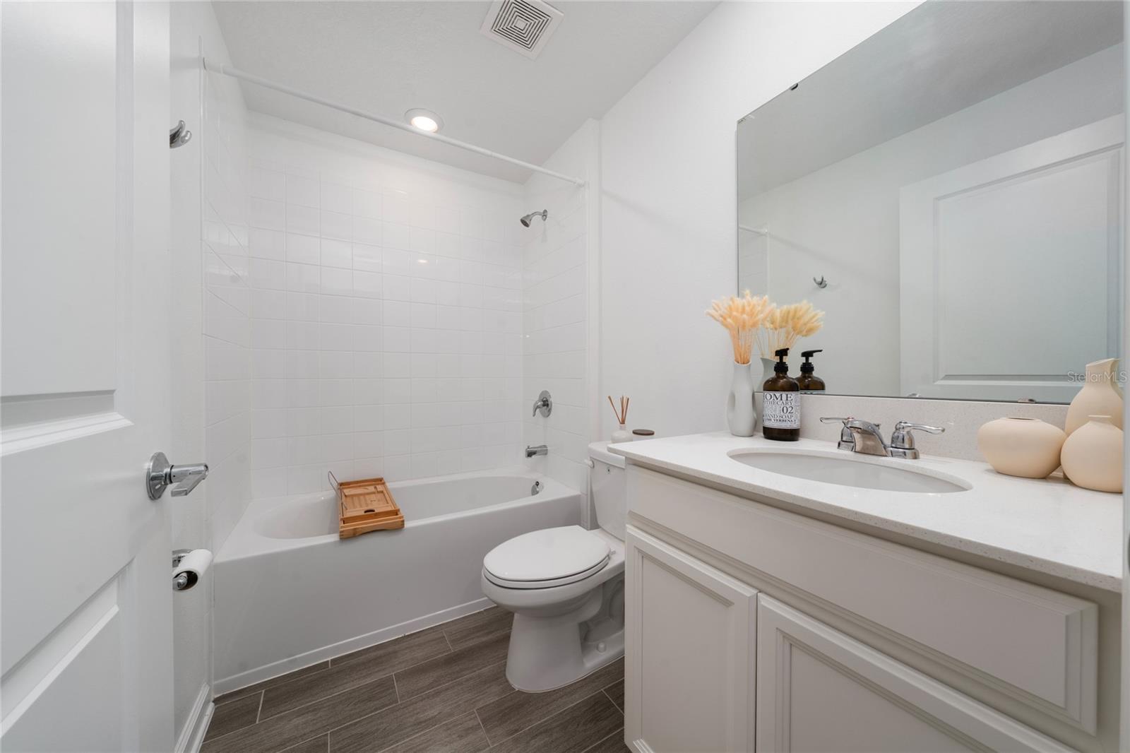 Image 6 of 19 For 4990 Four Strand Court