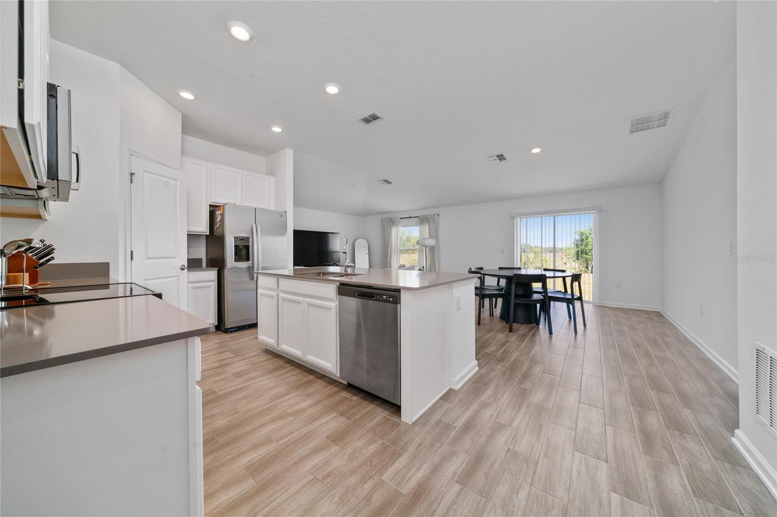 Image 7 of 19 For 4990 Four Strand Court