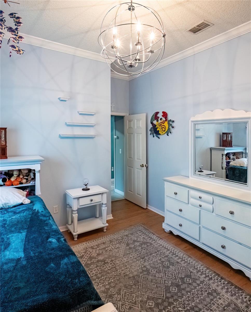 Image 20 of 41 For 2087 Westbourne Drive