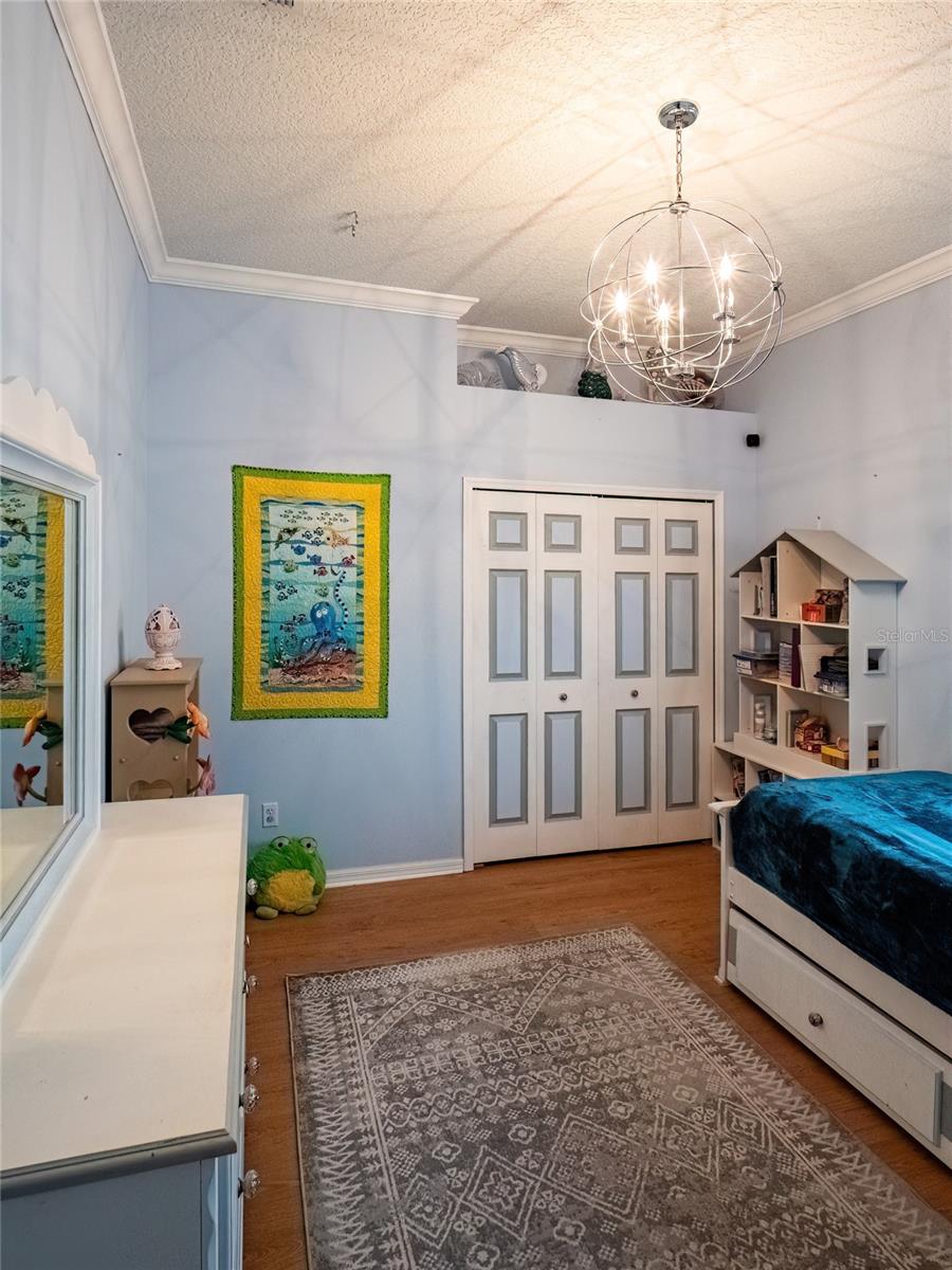 Image 21 of 41 For 2087 Westbourne Drive