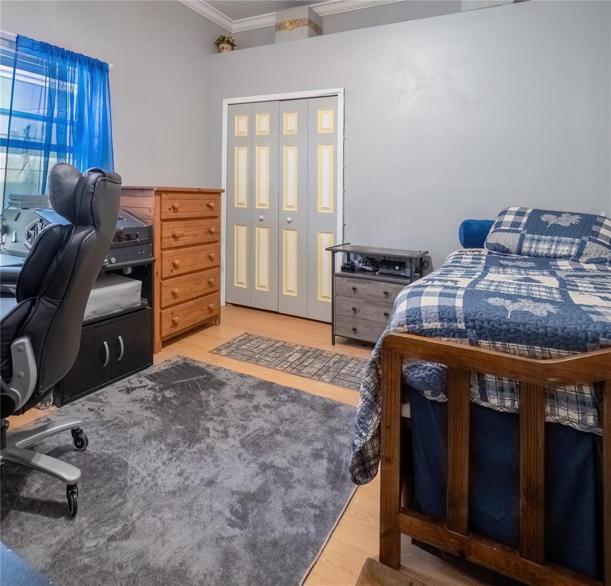 Image 23 of 41 For 2087 Westbourne Drive