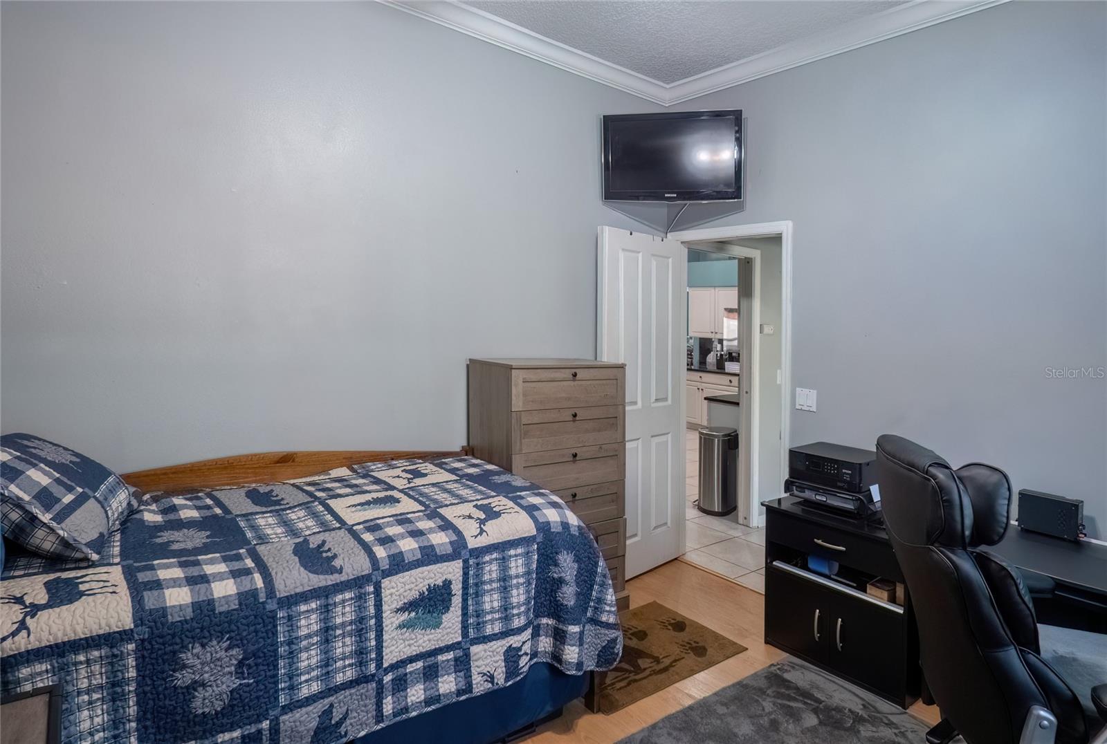 Image 24 of 41 For 2087 Westbourne Drive