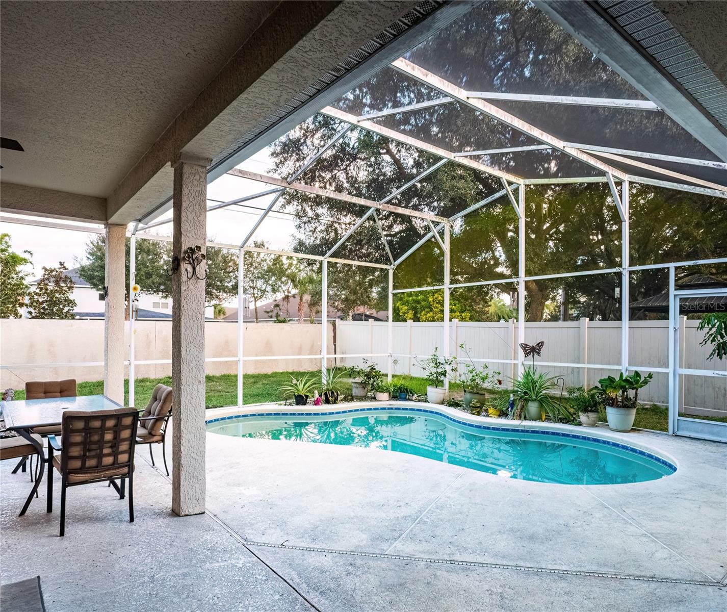 Image 27 of 41 For 2087 Westbourne Drive