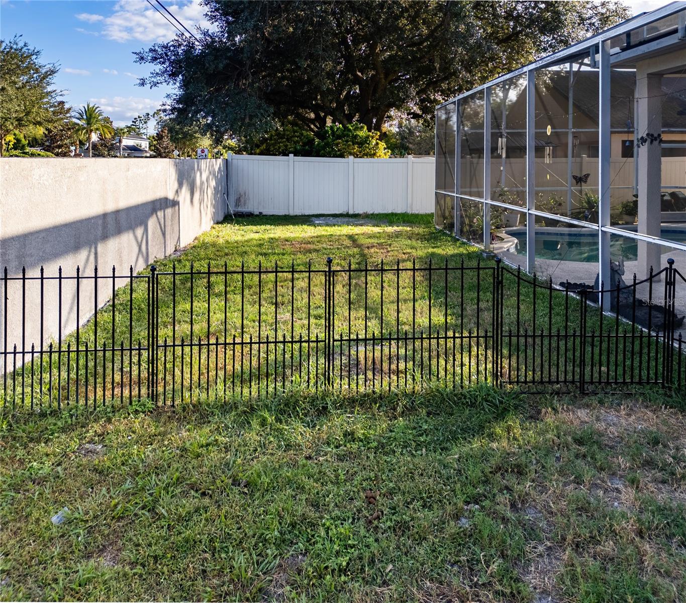 Image 30 of 41 For 2087 Westbourne Drive