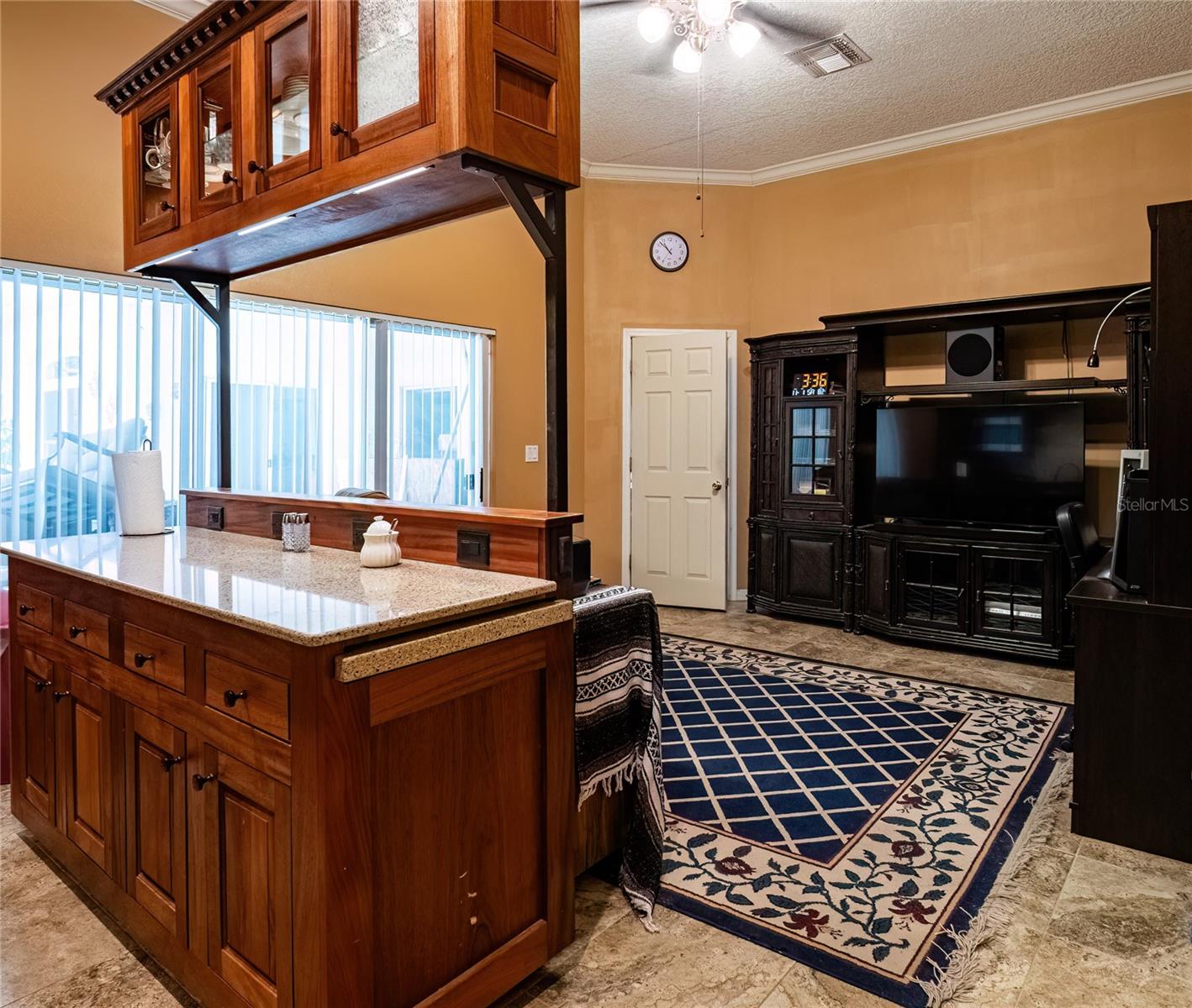 Image 33 of 41 For 2087 Westbourne Drive