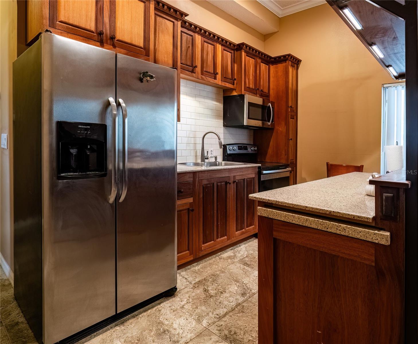 Image 34 of 41 For 2087 Westbourne Drive