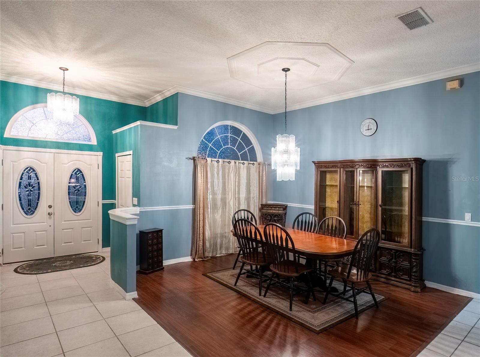 Image 4 of 41 For 2087 Westbourne Drive