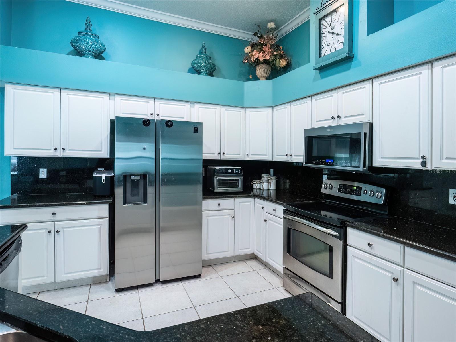 Image 8 of 41 For 2087 Westbourne Drive