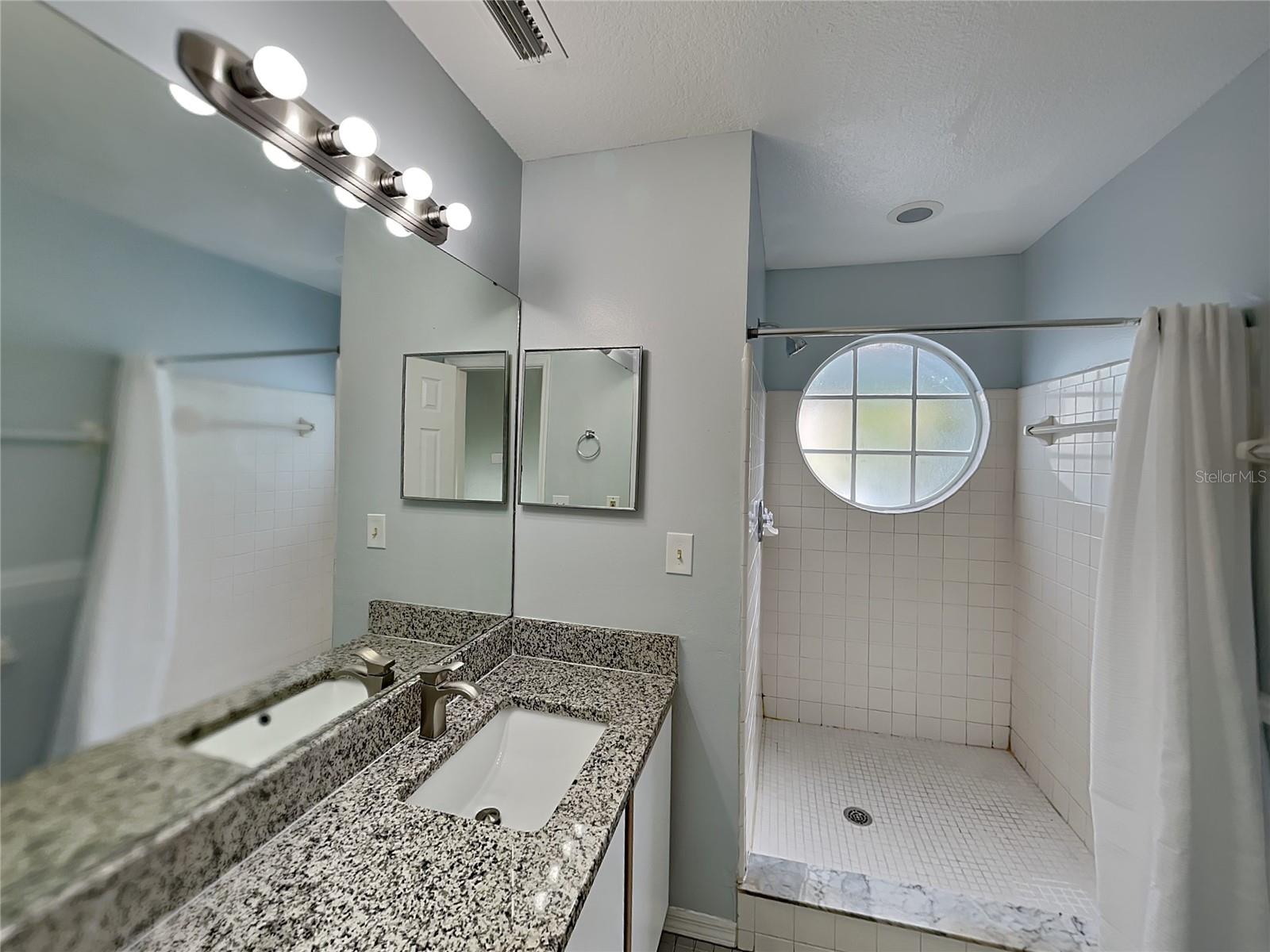 Image 7 of 11 For 2020 Royal Bay Boulevard 92