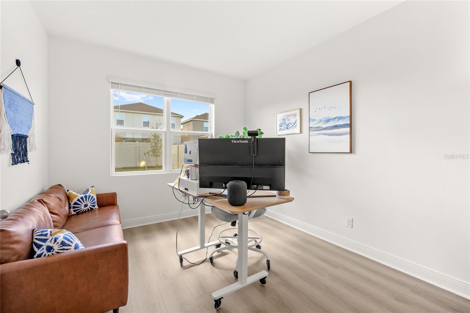 Image 12 of 47 For 14667 Erice Avenue