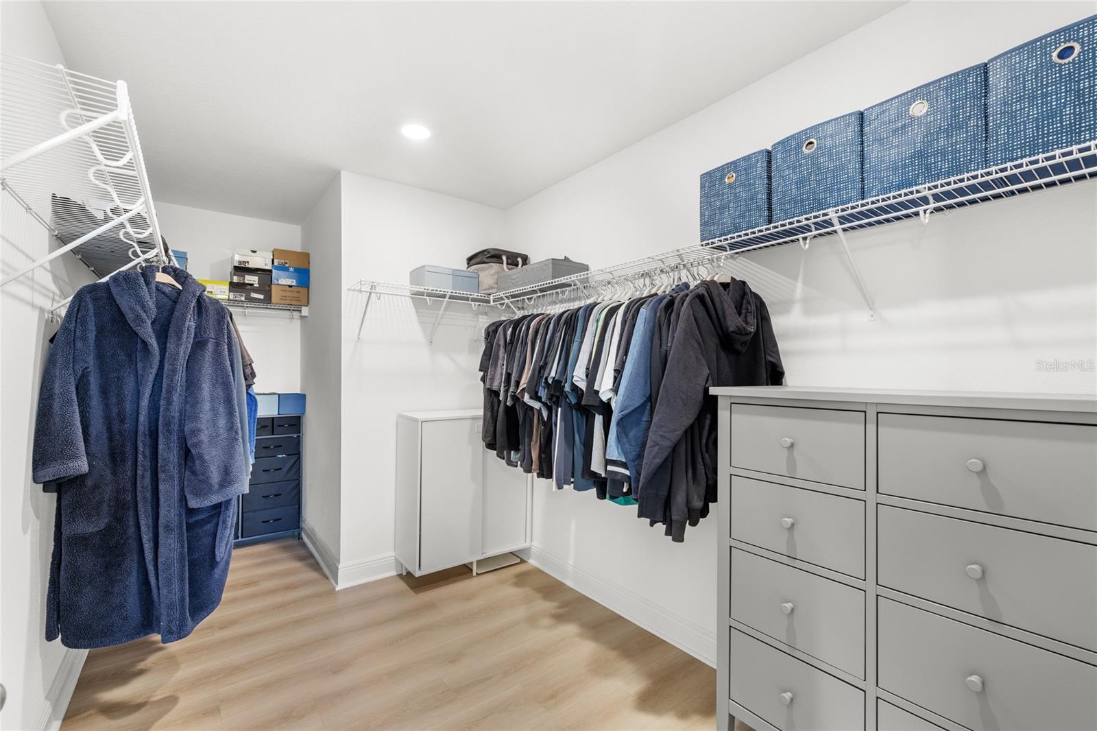 Image 27 of 47 For 14667 Erice Avenue