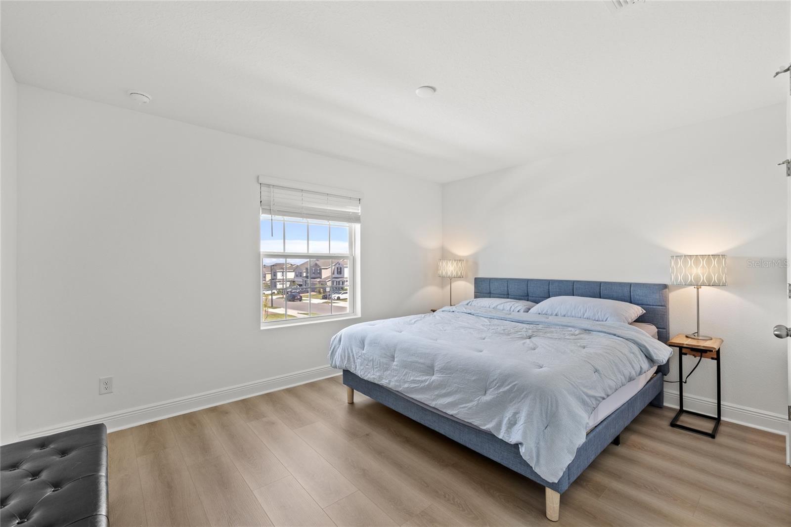 Image 29 of 47 For 14667 Erice Avenue