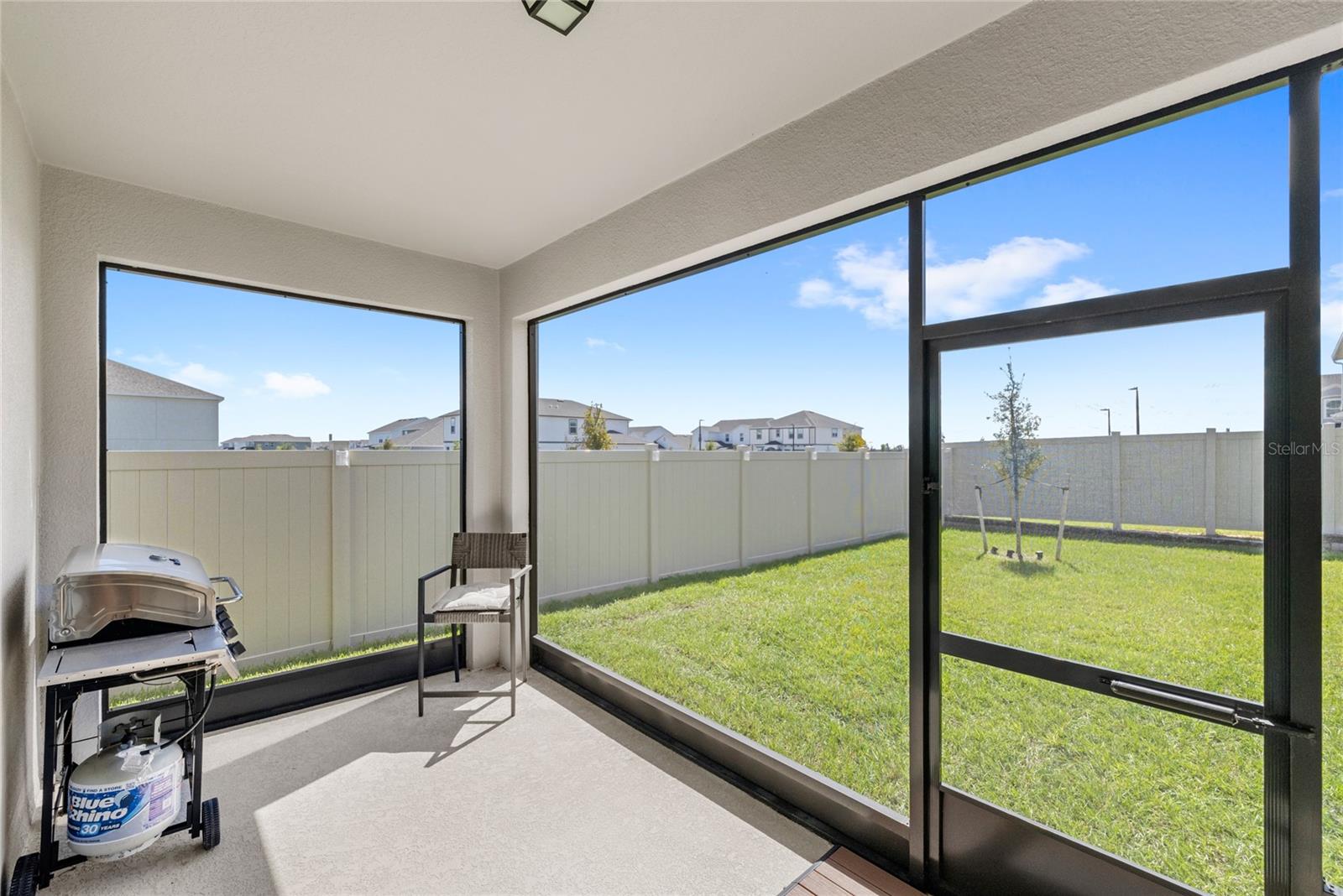 Image 32 of 47 For 14667 Erice Avenue