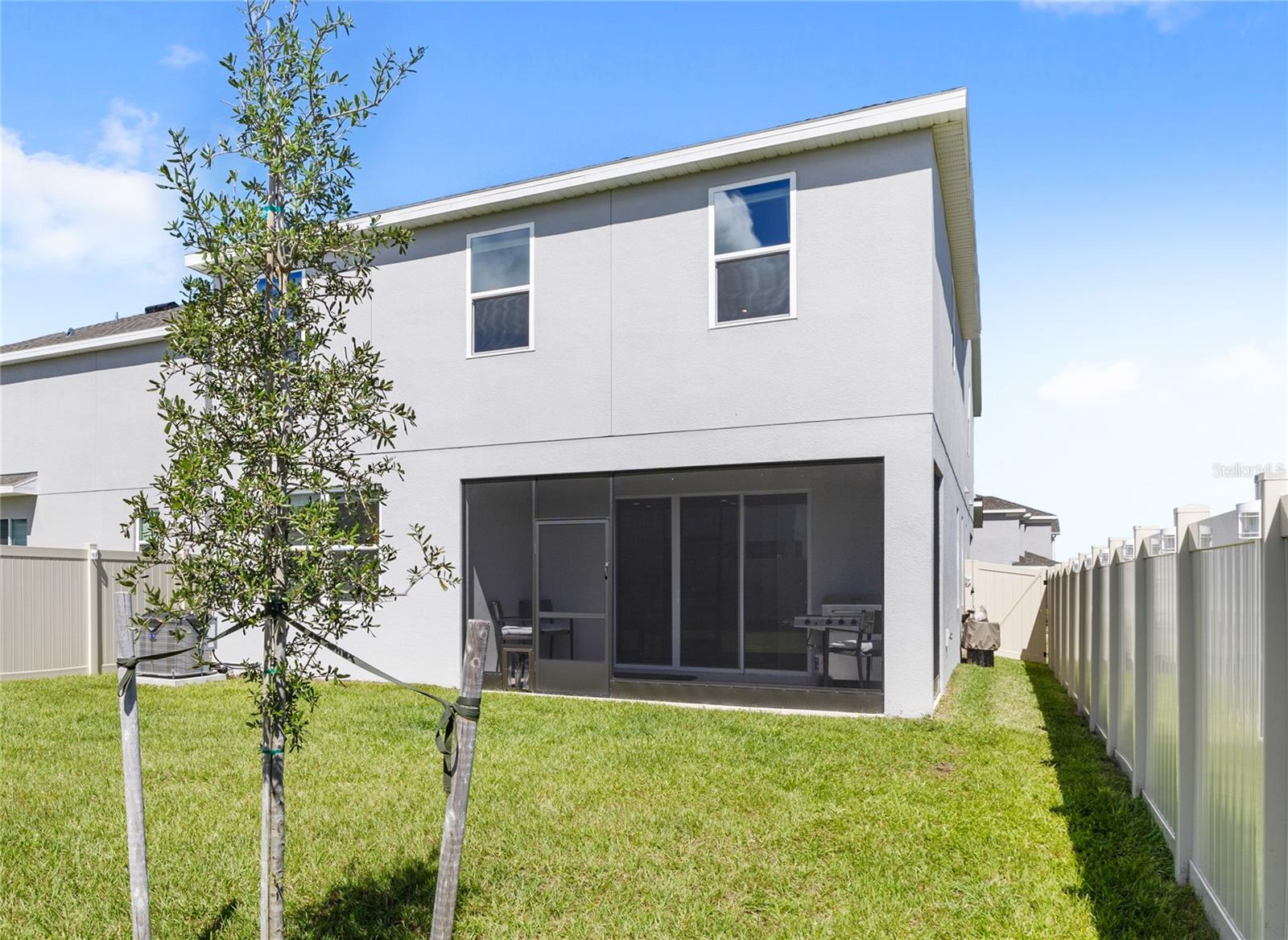 Image 34 of 47 For 14667 Erice Avenue