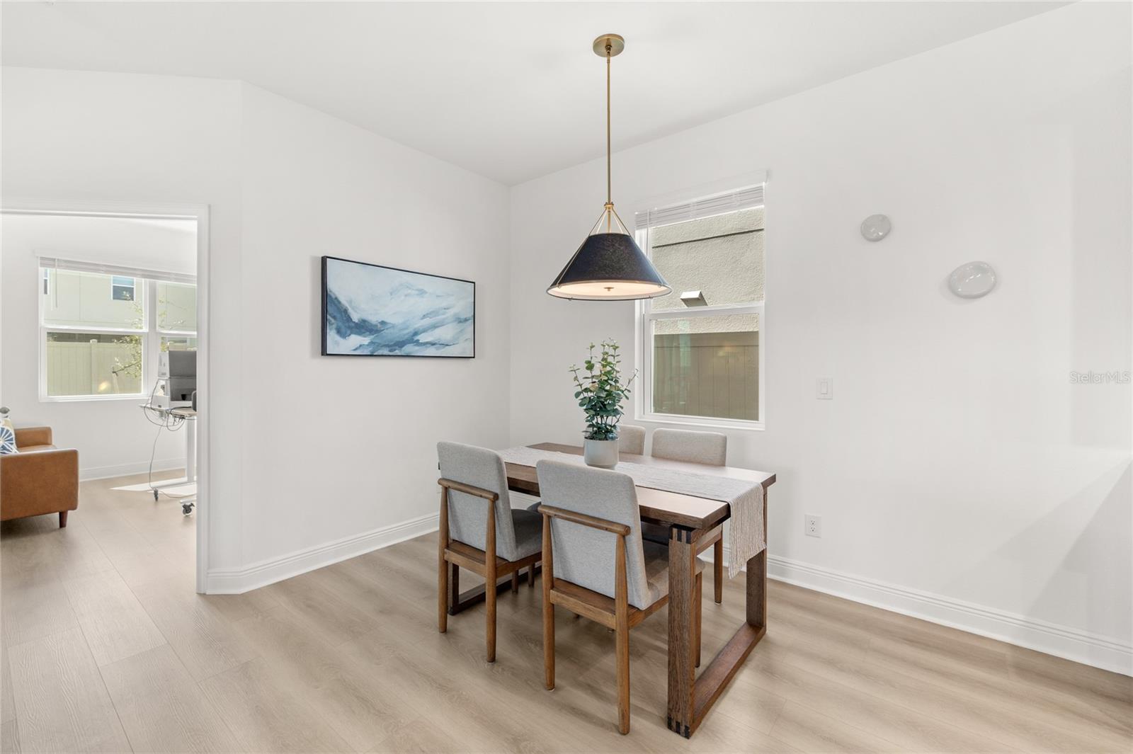 Image 4 of 47 For 14667 Erice Avenue