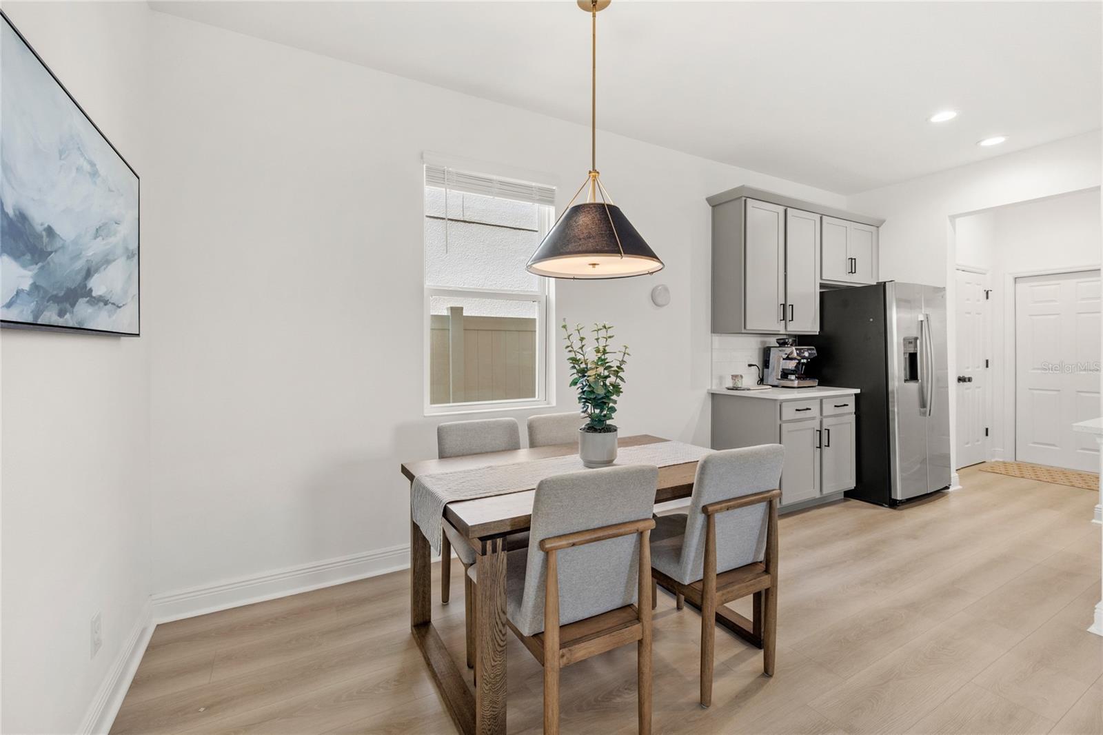 Image 5 of 47 For 14667 Erice Avenue