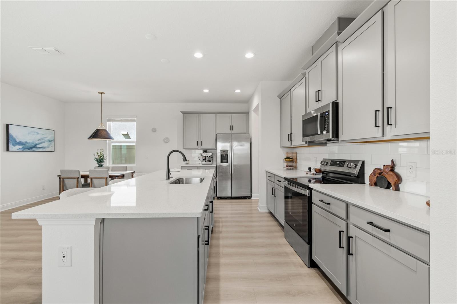 Image 7 of 47 For 14667 Erice Avenue