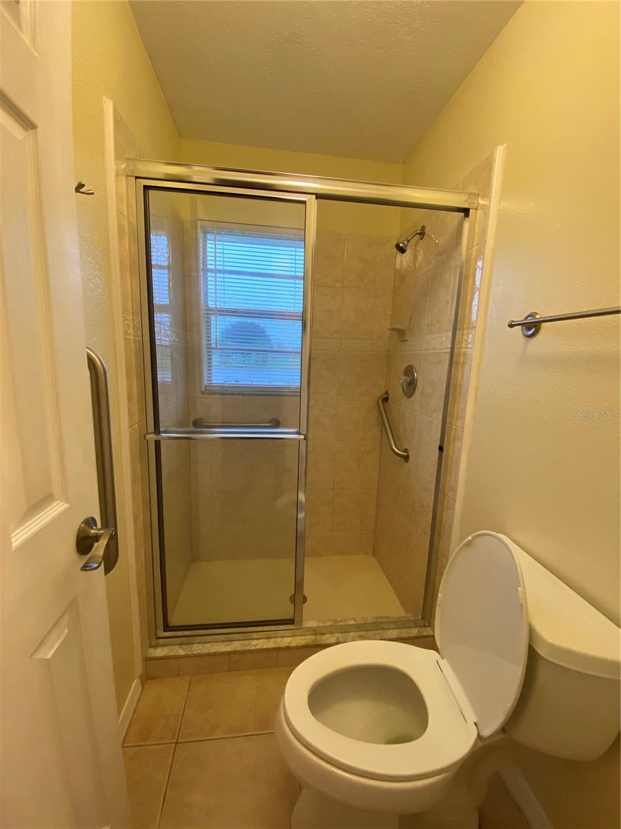 Image 8 of 15 For 278 Boundary Boulevard B