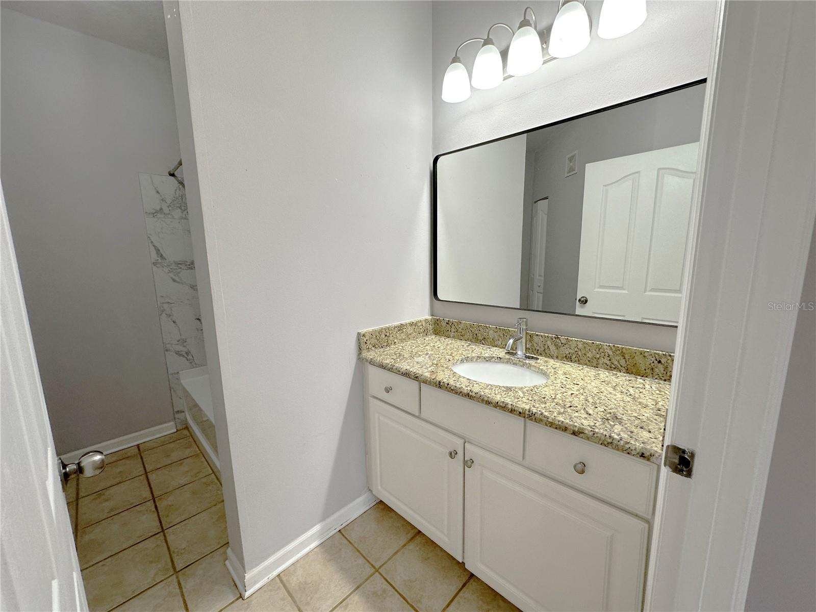 Image 18 of 53 For 12843 Madison Pointe Circle E 201
