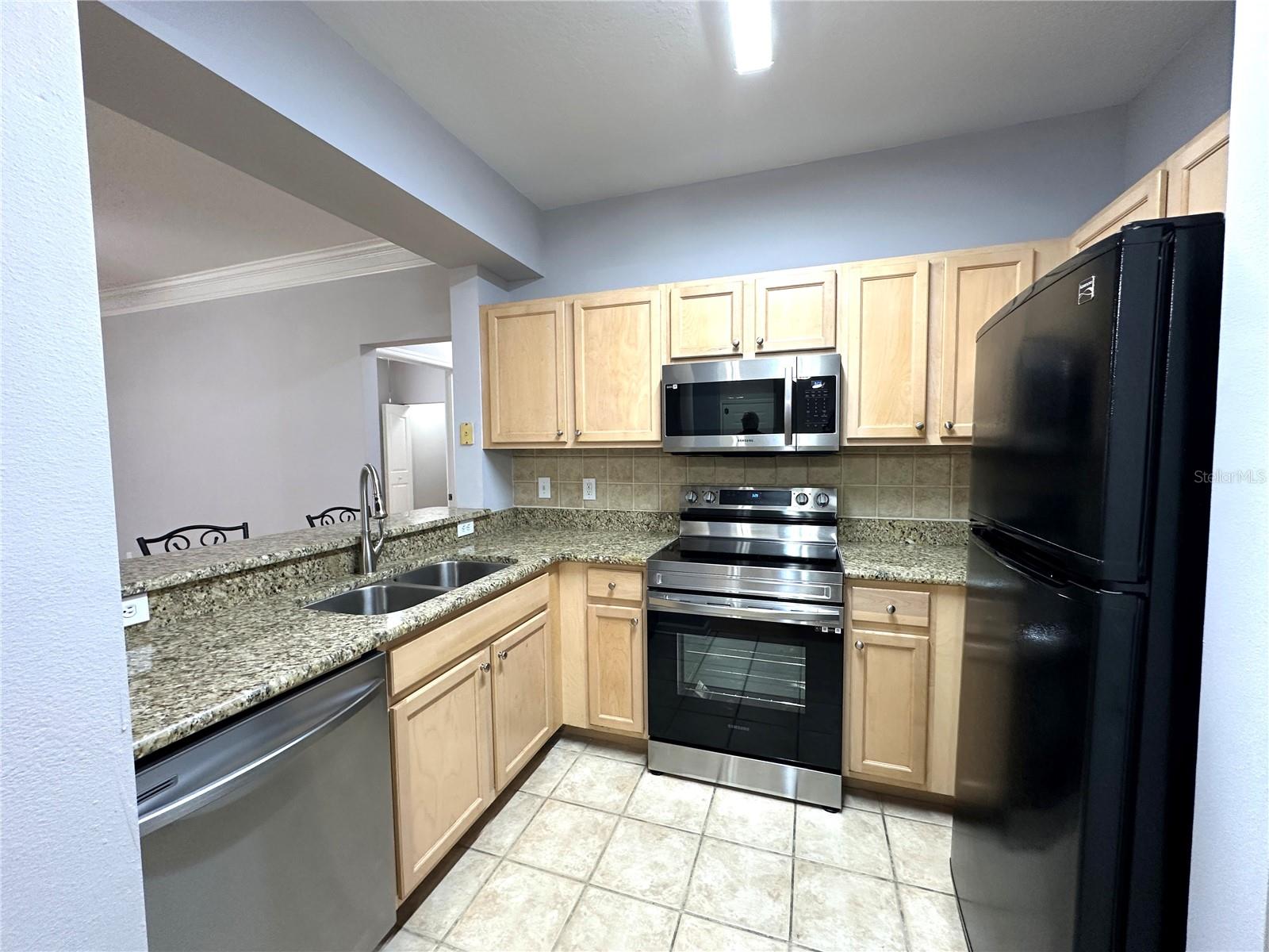 Image 3 of 53 For 12843 Madison Pointe Circle E 201