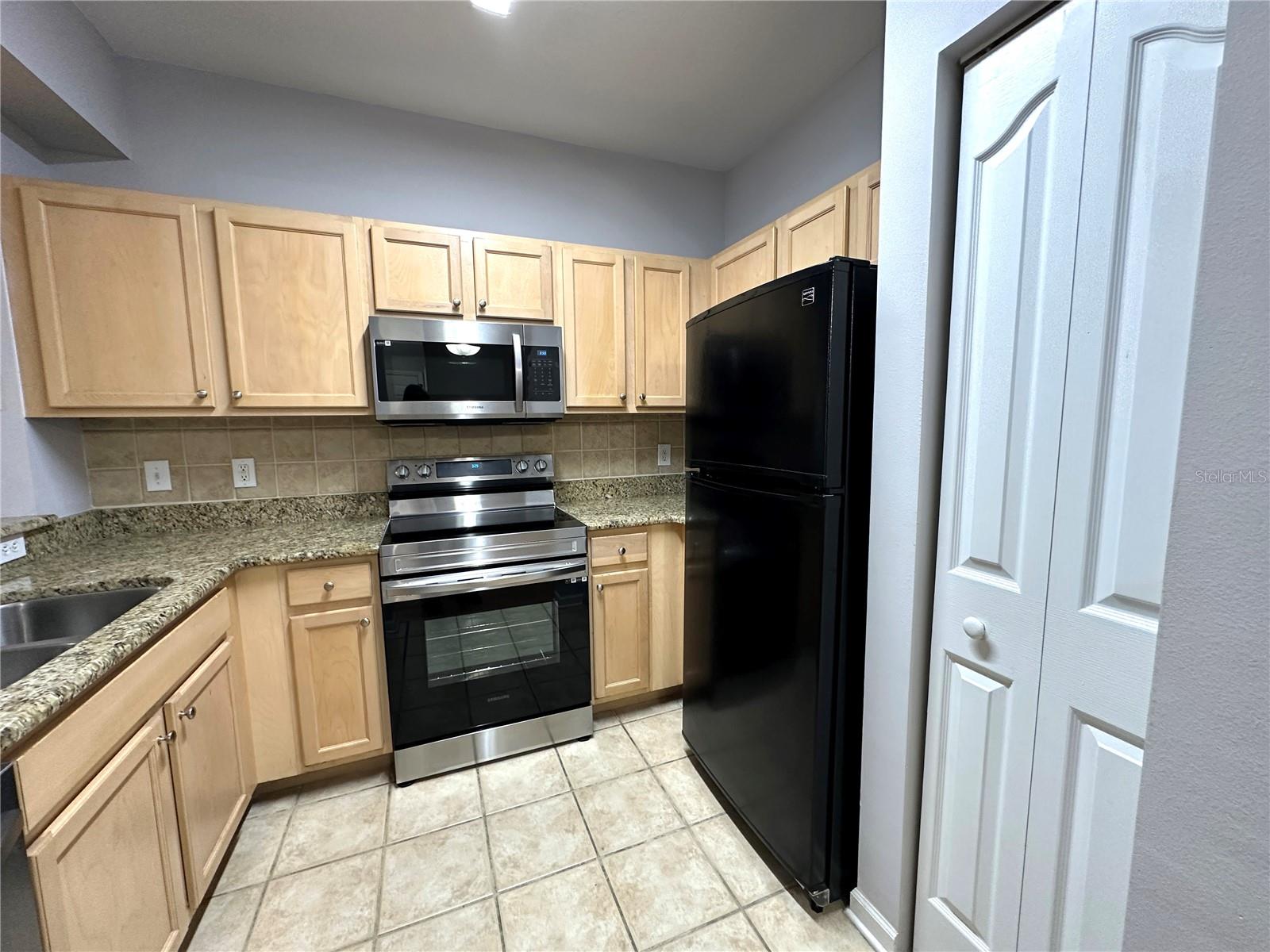 Image 5 of 53 For 12843 Madison Pointe Circle E 201
