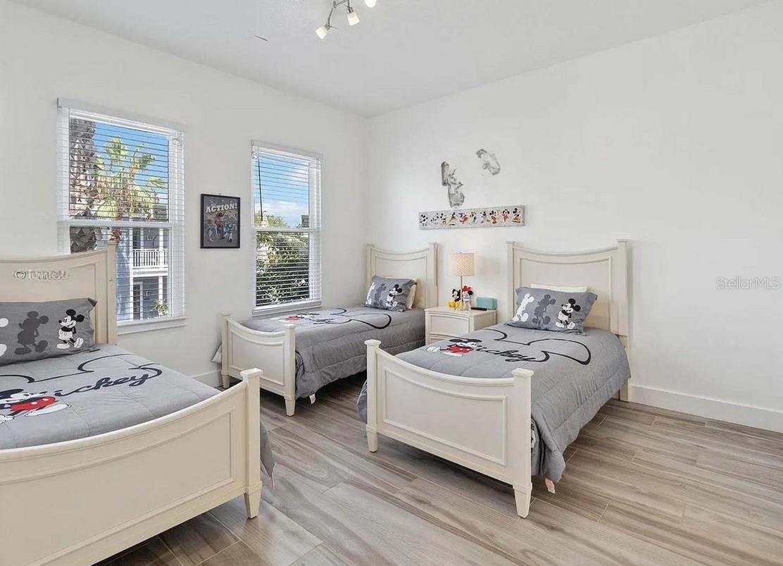 Image 13 of 37 For 1552 Fairview Circle