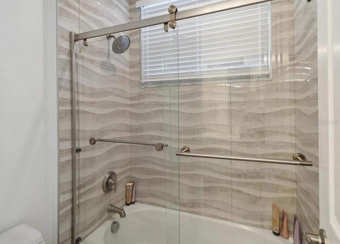 Image 14 of 37 For 1552 Fairview Circle