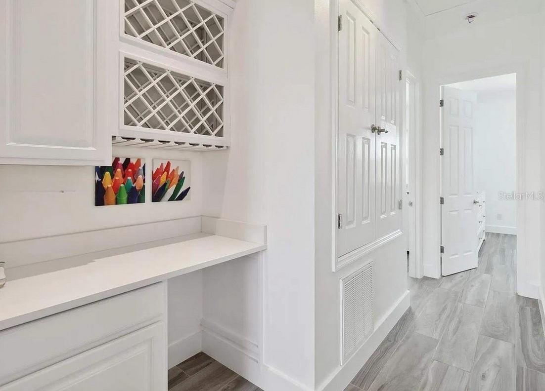 Image 15 of 37 For 1552 Fairview Circle