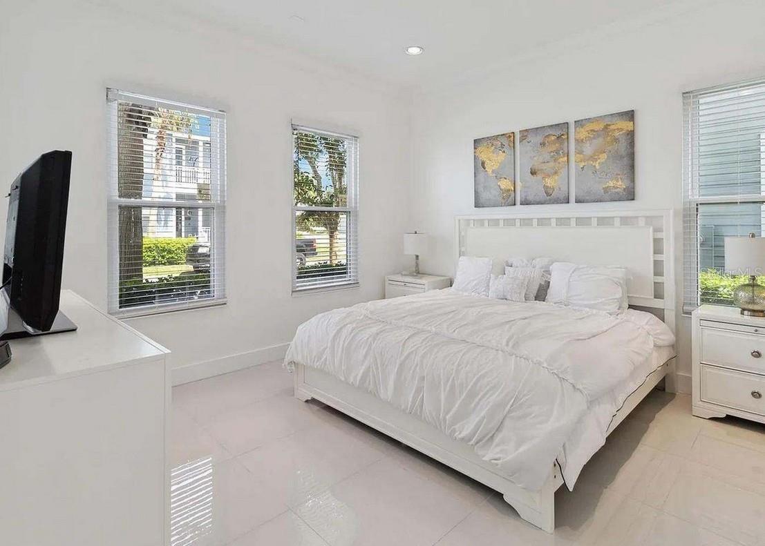 Image 16 of 37 For 1552 Fairview Circle