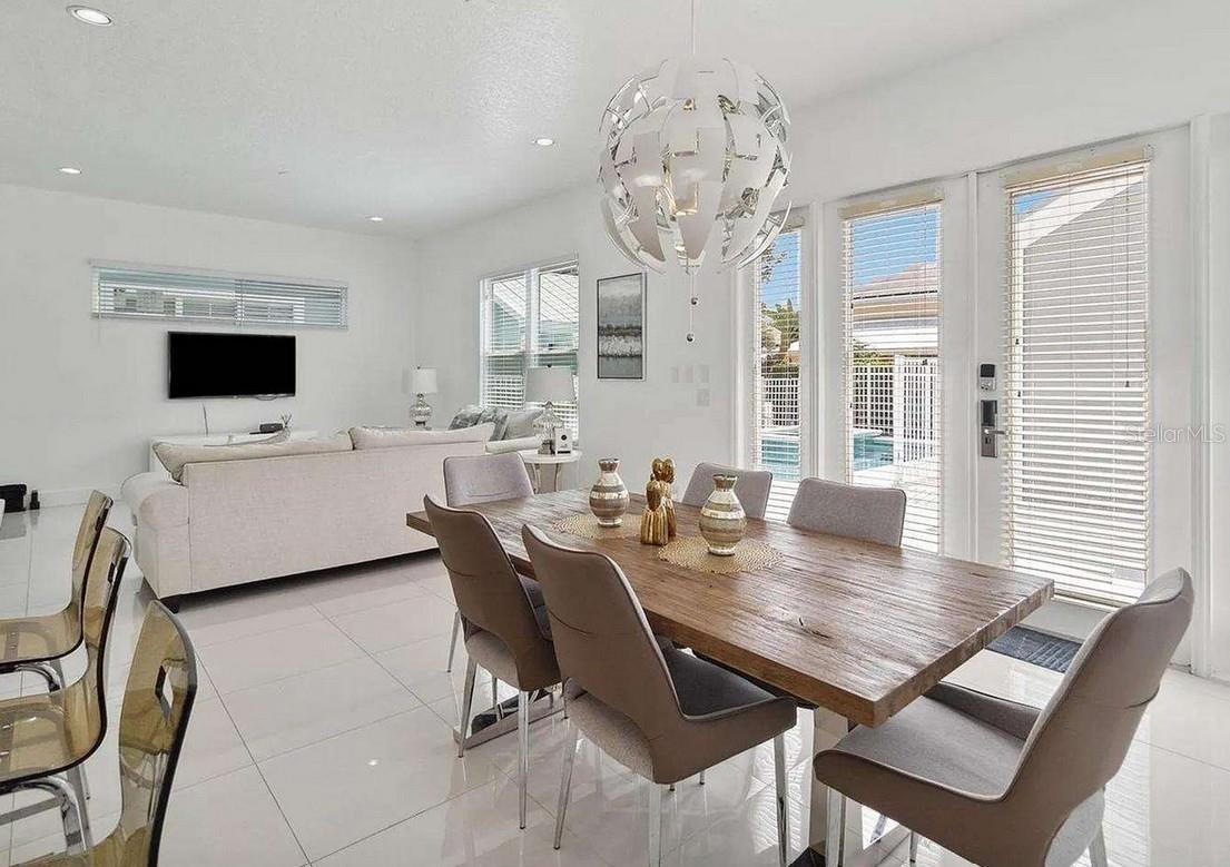 Image 19 of 37 For 1552 Fairview Circle