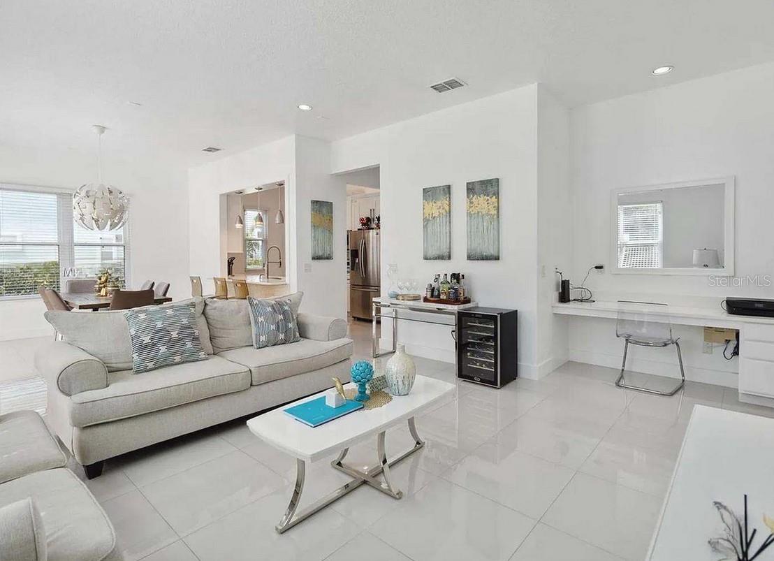 Image 3 of 37 For 1552 Fairview Circle