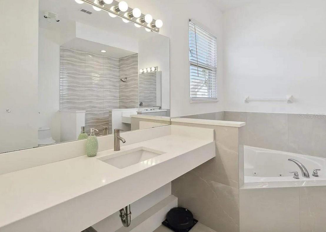 Image 5 of 37 For 1552 Fairview Circle