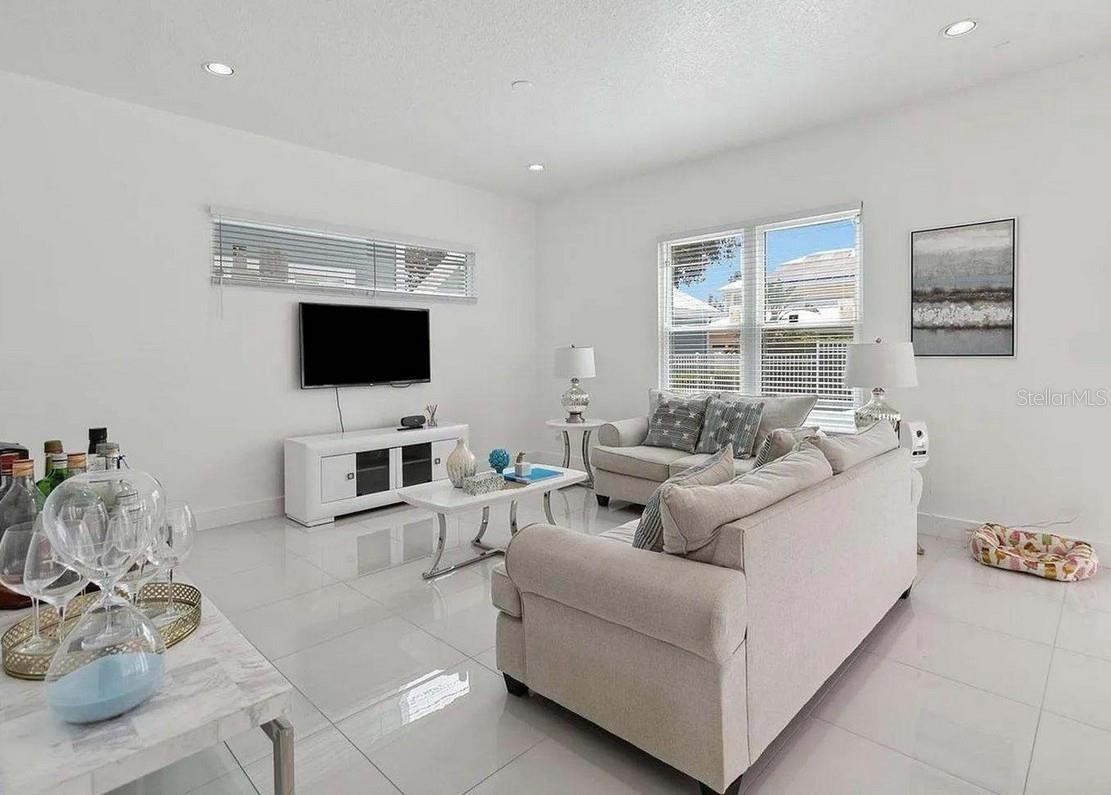 Image 6 of 37 For 1552 Fairview Circle