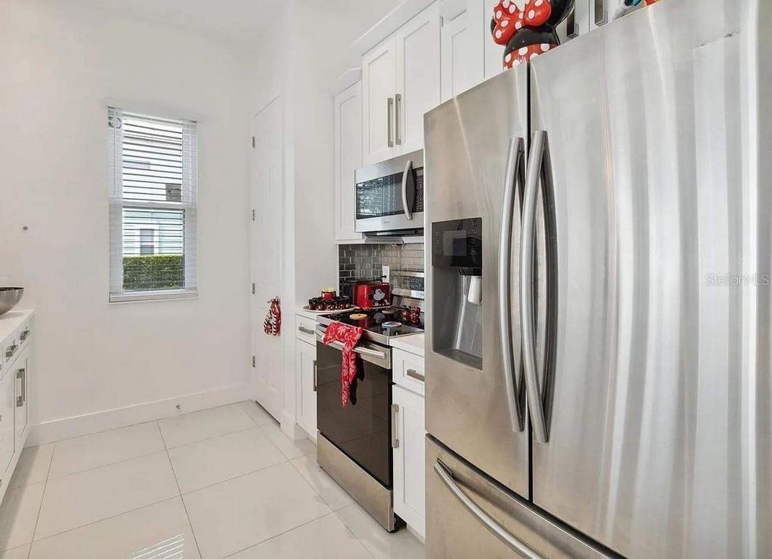 Image 8 of 37 For 1552 Fairview Circle