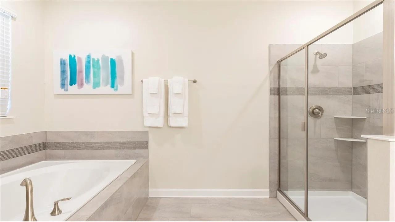 Image 12 of 42 For 1592 Maidstone Court