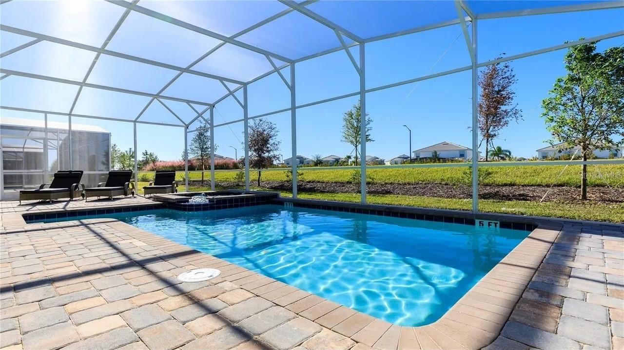 Image 40 of 42 For 1592 Maidstone Court