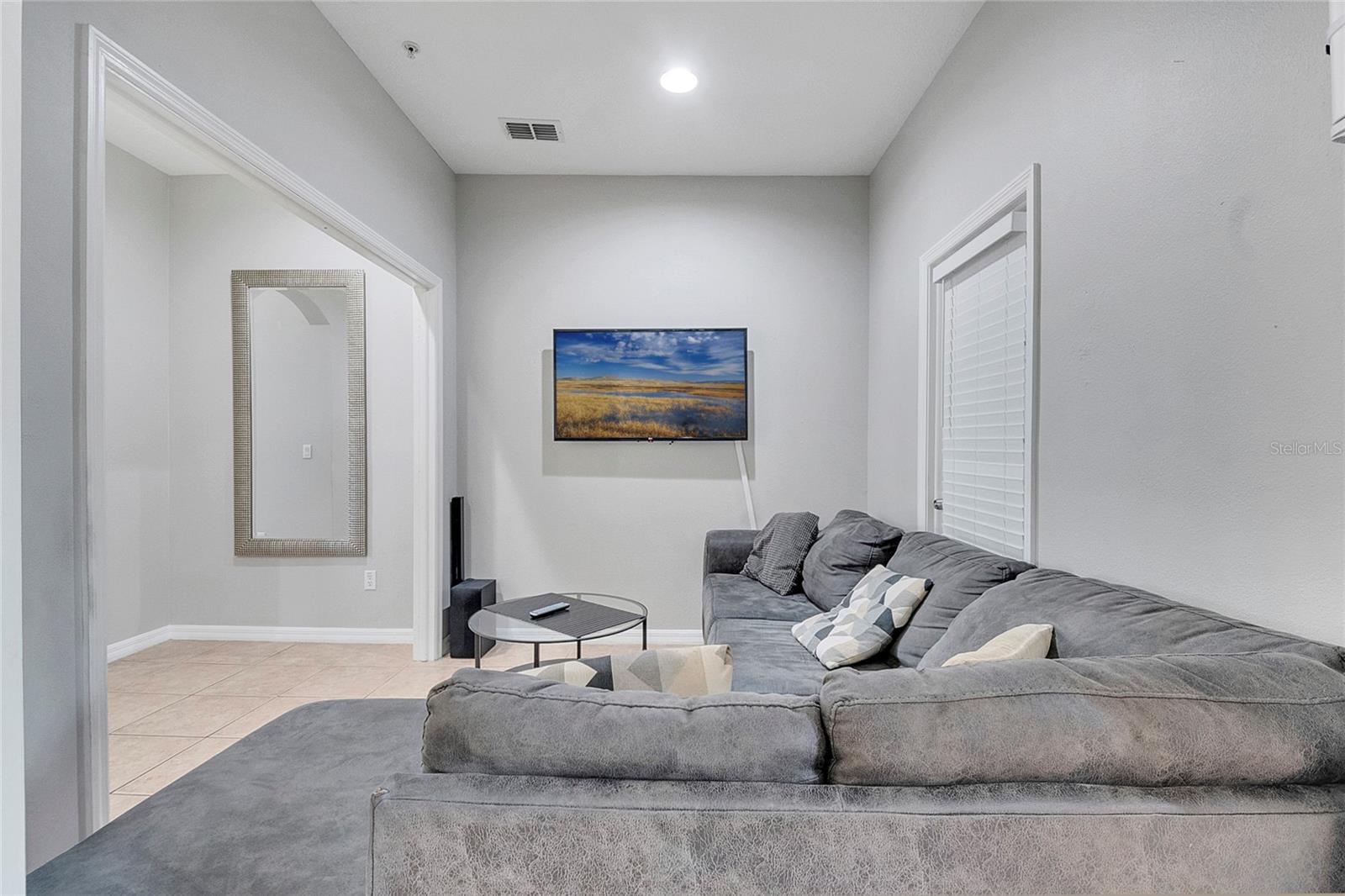 Image 15 of 70 For 9454 Silver Buttonwood Street