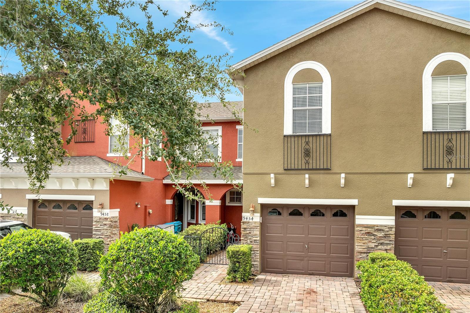 Image 2 of 70 For 9454 Silver Buttonwood Street