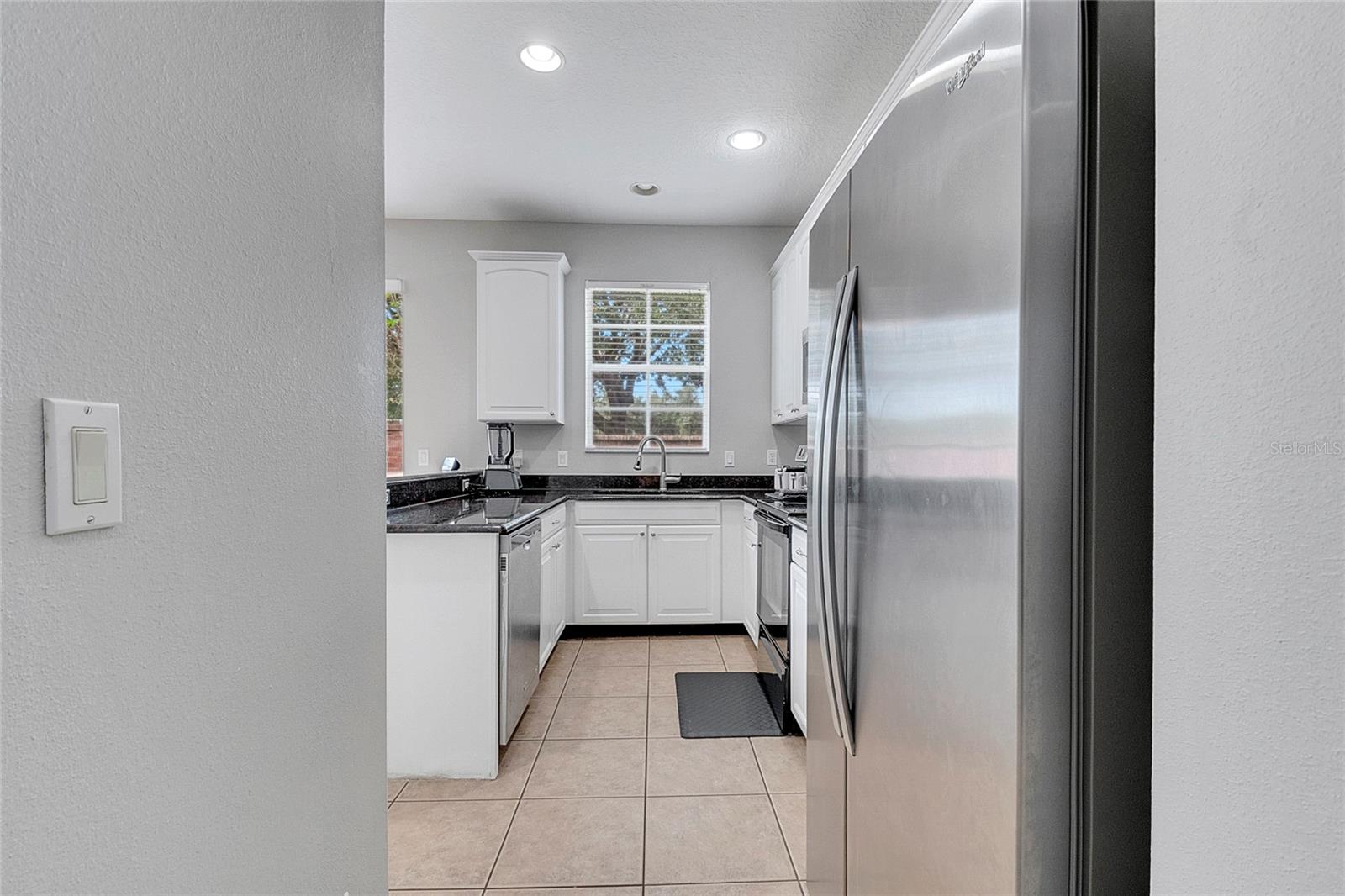 Image 24 of 70 For 9454 Silver Buttonwood Street