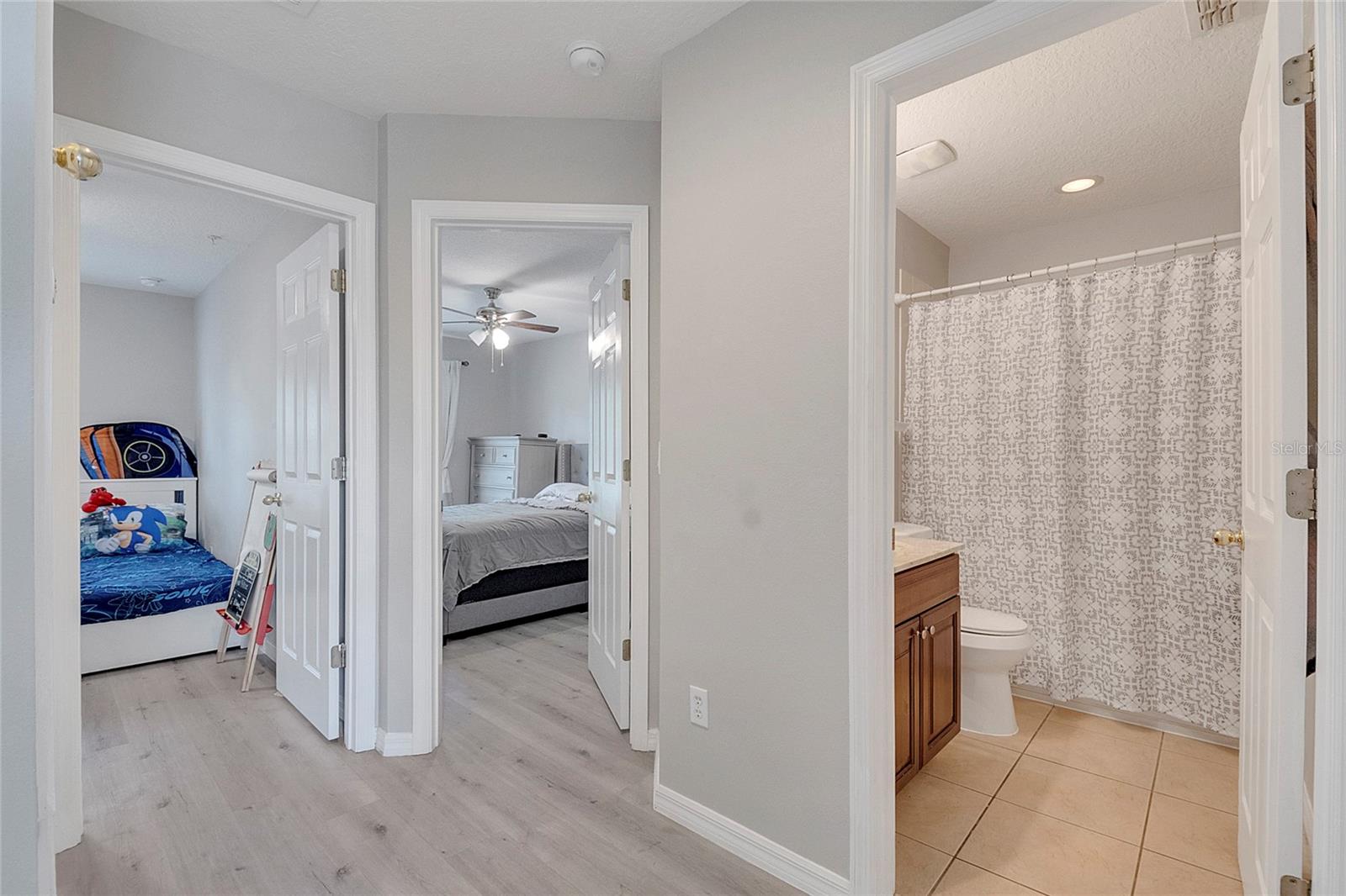 Image 32 of 70 For 9454 Silver Buttonwood Street