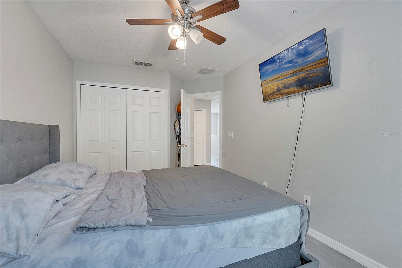 Image 37 of 70 For 9454 Silver Buttonwood Street