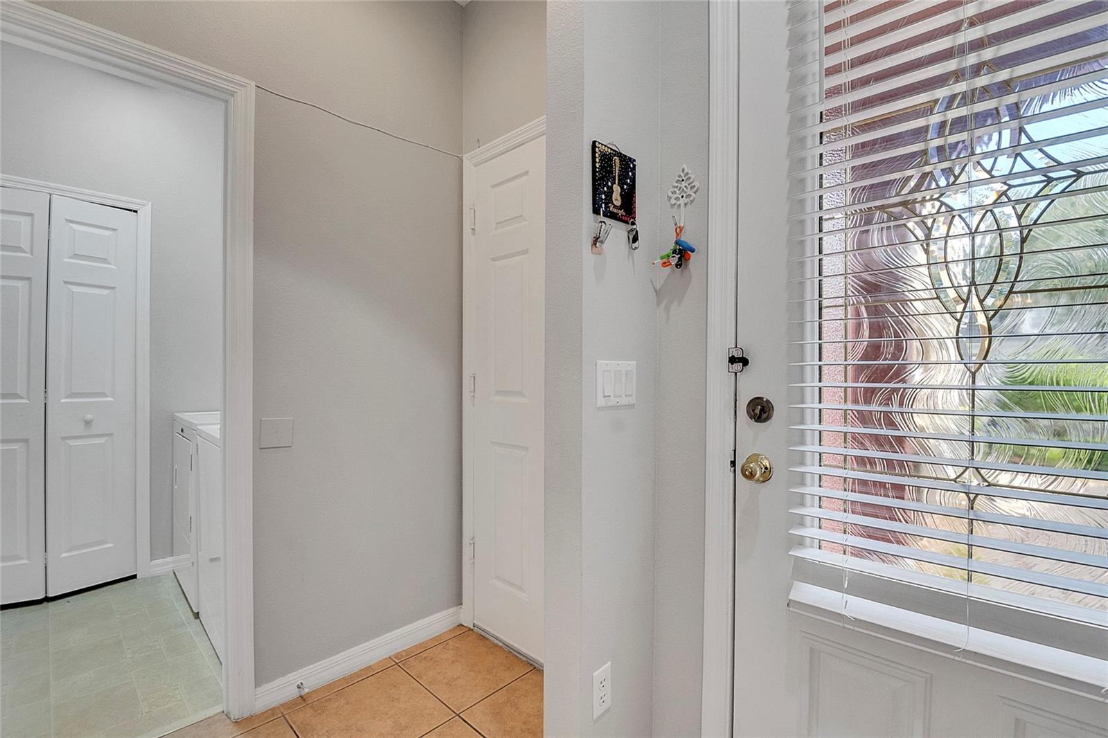 Image 8 of 70 For 9454 Silver Buttonwood Street