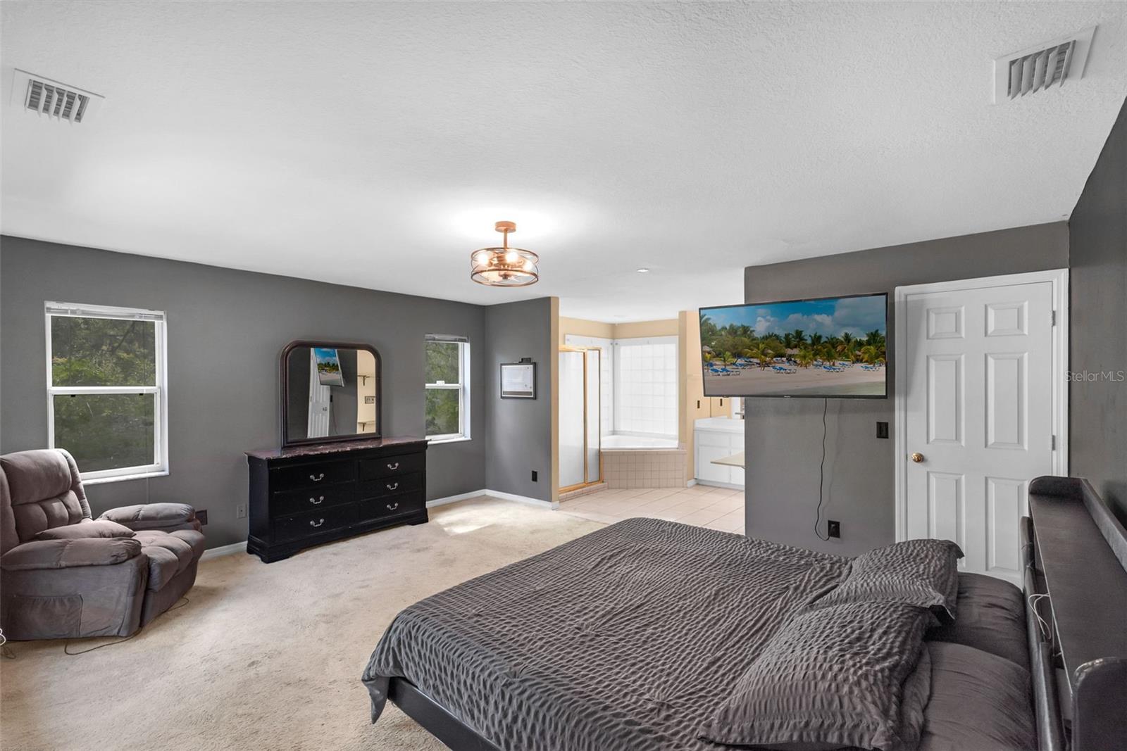 Image 10 of 25 For 156 Ashley Street