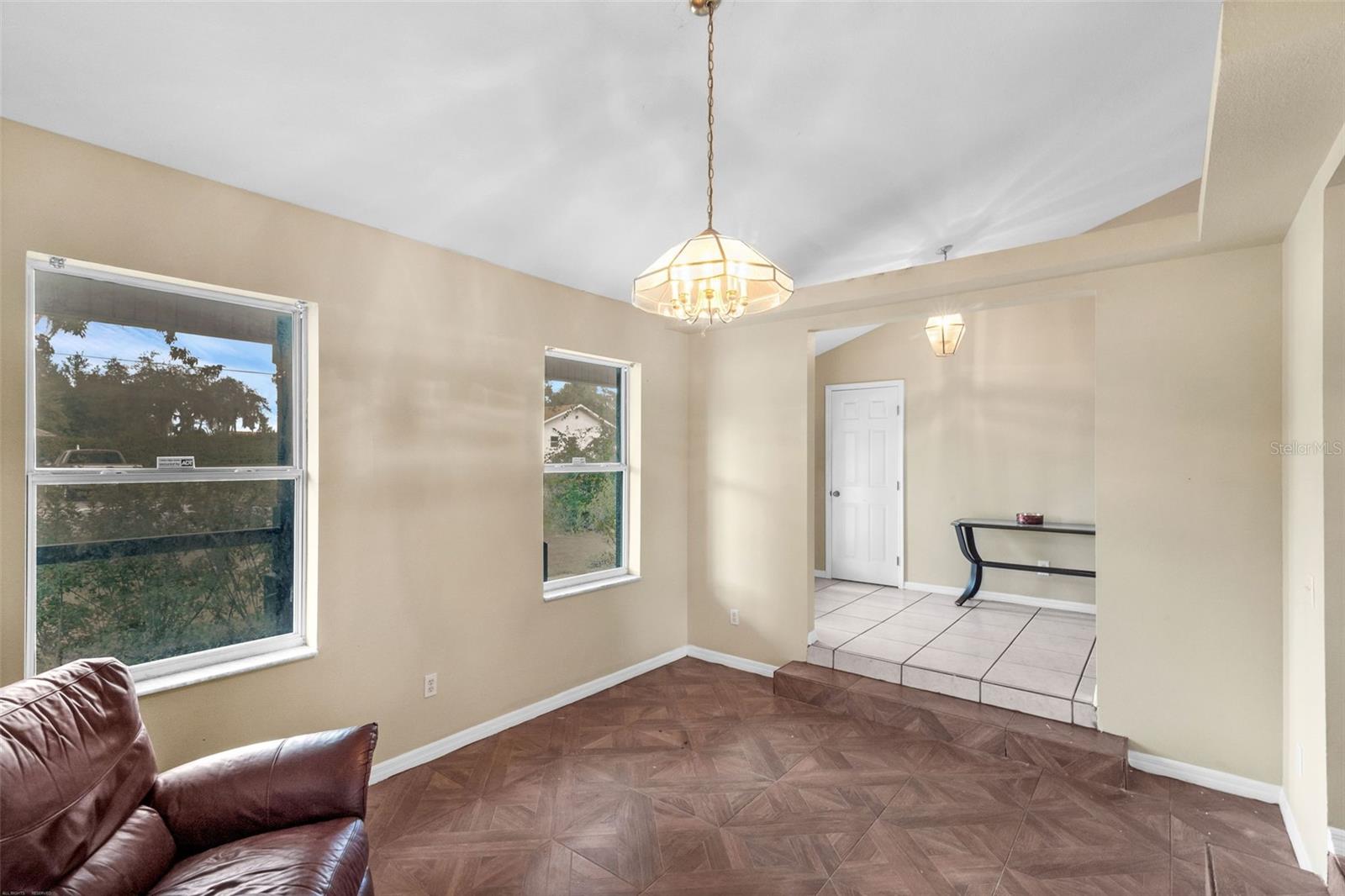 Image 5 of 25 For 156 Ashley Street