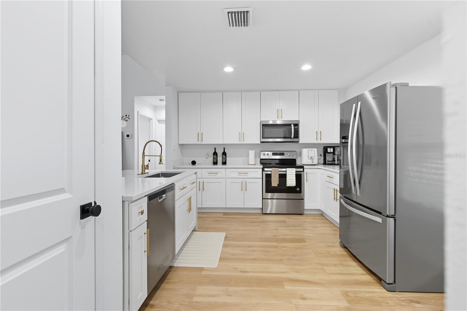 Image 6 of 37 For 2743 Parsley Drive